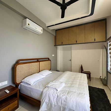 Thulasi Avenue Inn Pollachi Bagian luar foto