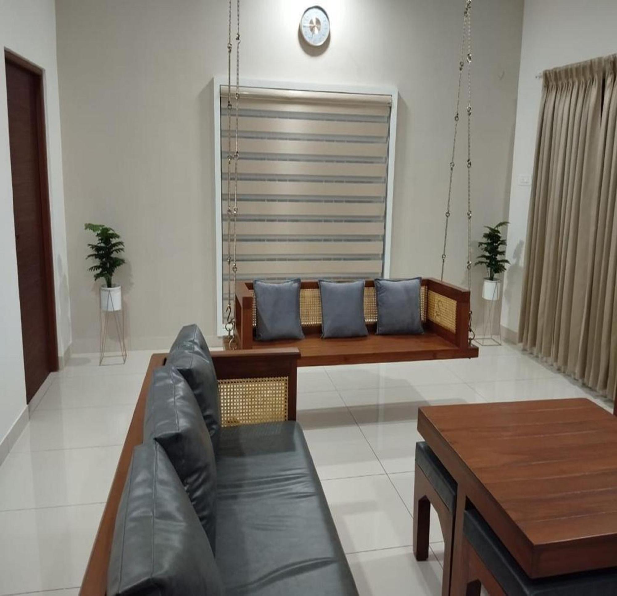 Thulasi Avenue Inn Pollachi Bagian luar foto