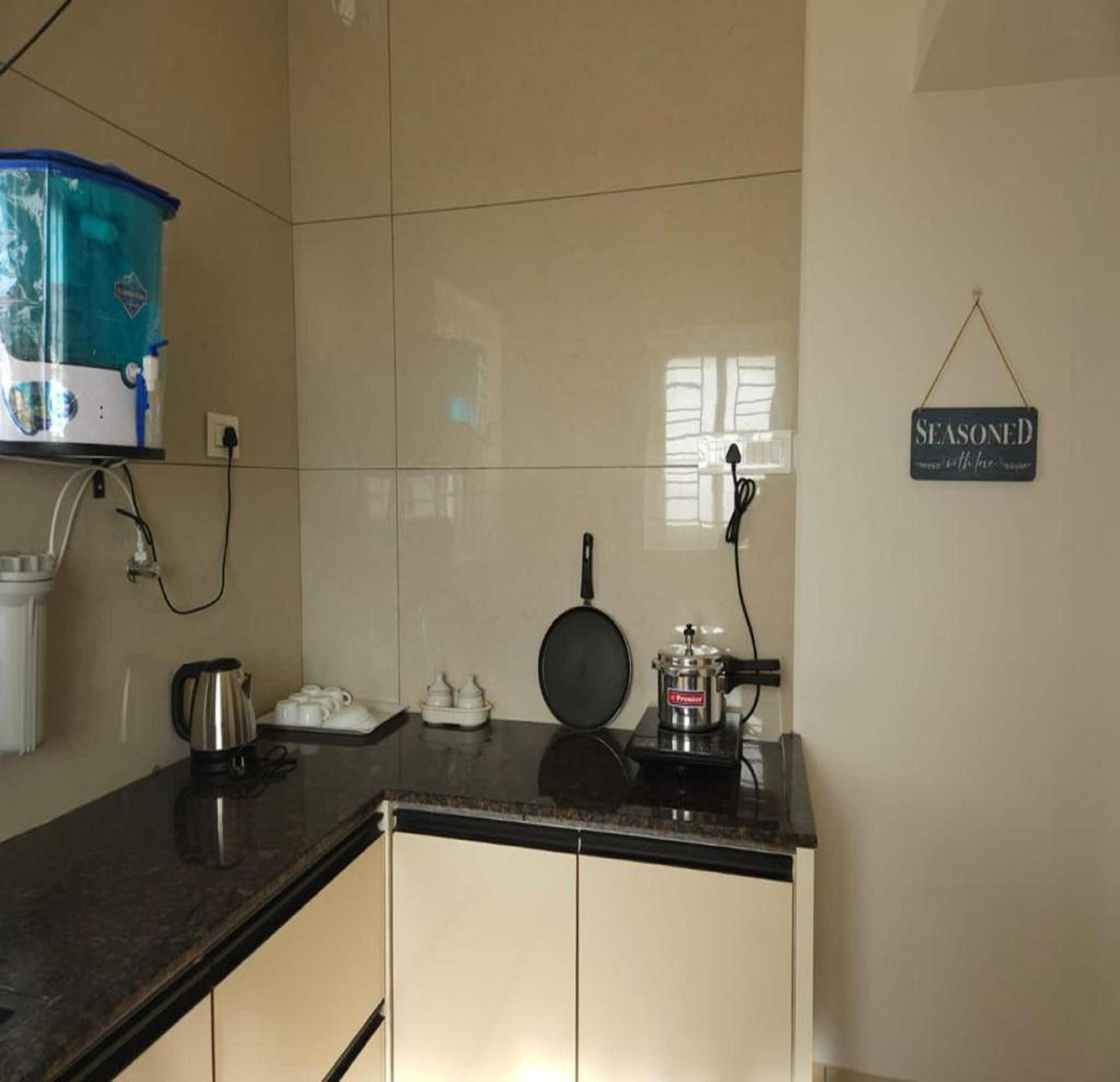Thulasi Avenue Inn Pollachi Bagian luar foto