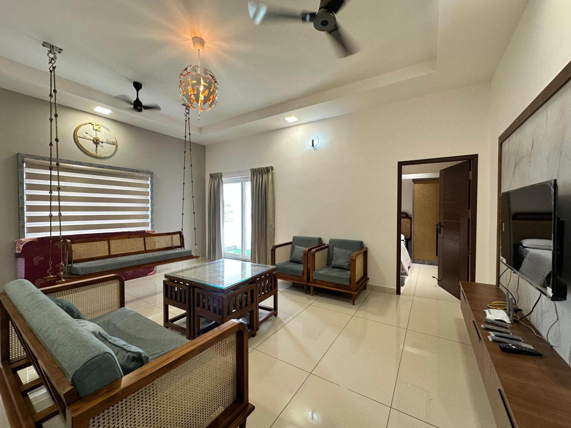 Thulasi Avenue Inn Pollachi Bagian luar foto